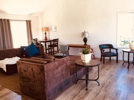 11771 Laurelwood Dr Apartamentos