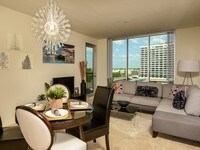 Building Photo - Paramount on Lake Eola Apartments in Orlando, Florida