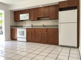 408 SW 8th St Hallandale Beach FL Apartments