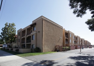 Canyon Club Senior Apartments | Santa Clarita, CA Apartments For Rent Canyon Club Senior Apartments | Santa Clarita, CA Apartments For Rent