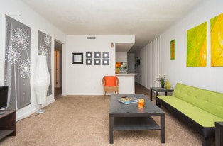 Royal Oaks Apartments
