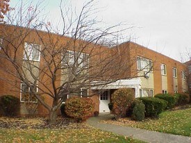 2435 Noble Rd Cleveland Heights OH Apartments