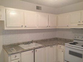 501 W Kalmia Dr West Palm Beach FL Apartments