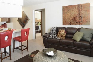 Fox Run Apartment Community