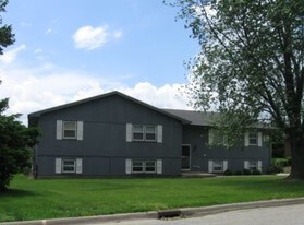 713 S Golfcrest Rd Normal IL Apartments