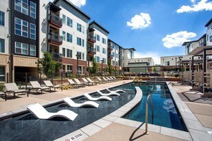 Broadstone on 9th Apartamentos