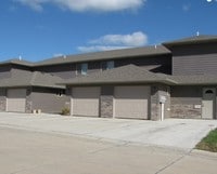 Pinecrest Estates Townhomes Apartments