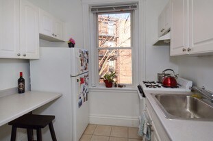 6 Warren St Apartments