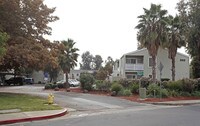 Parkside Brentwood Apartments