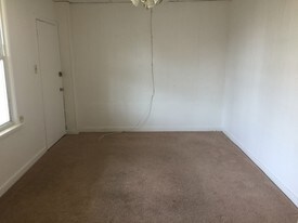 5810 Edgewater Ave Ventnor City NJ Apartments