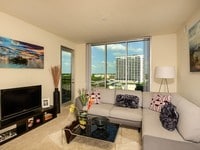 Building Photo - Paramount on Lake Eola Apartments in Orlando, Florida