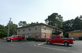 Lake Forest Apartments