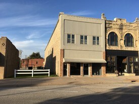 106 W 7th St Apartments