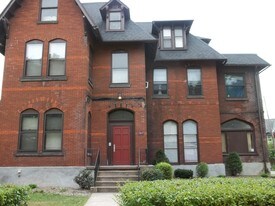 747 W 4th St Apartments