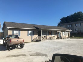 200 Valley Ln Apartments
