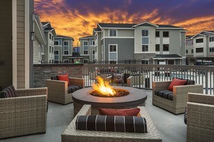 The Overlook at Interquest Apartments