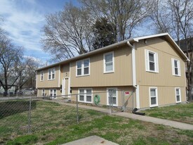 1212 SW Throop St Topeka KS Apartments