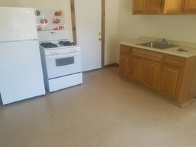 122 Willow St Meriden CT Apartments