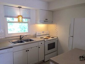 81 Dove Valley Ln Hendersonville NC Apartments