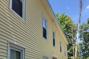 162 Rollstone St Fitchburg MA Apartments