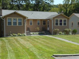 16 Baker St Mohegan Lake NY Apartments