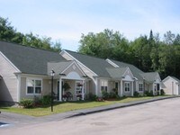 Colonial Court Apartments