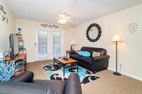 College Grove - Premier Student Housing Apartments