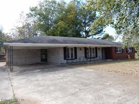 4 Bedroom Single-Family Home for Rent $850