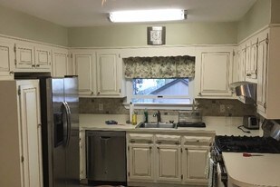75 Cedar Dr Farmingdale NY Apartments