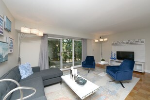 The Commons at Windsor Gardens Apartments
