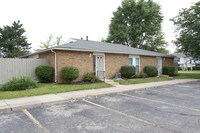 Building Photo - Ashton Pines Apartments & Townhomes in Columbus, Ohio