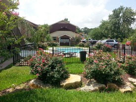 Tomball Ranch Apartments