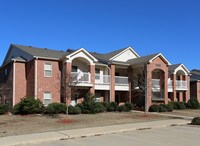 Building Photo - The Fairways at Auburn Apartments in Auburn, Alabama