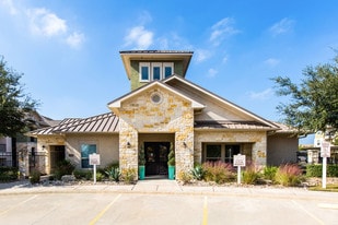 Fox Hill Apartments
