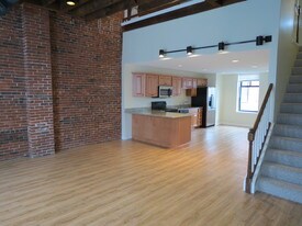 1181 Elm St Manchester NH Apartments