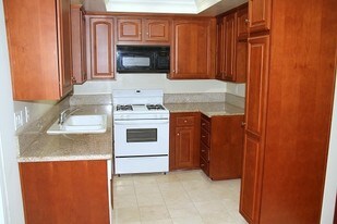 2110 Farrell Ave Redondo Beach CA Apartments