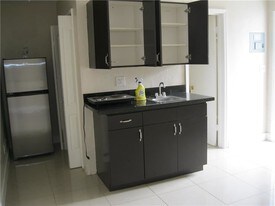 2024 NE 26th St Wilton Manors FL Apartments