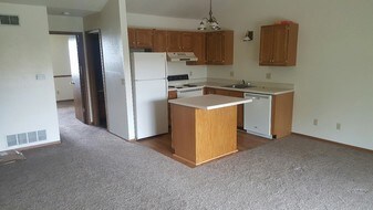 811 S Illinois Ave Mason City IA Apartments