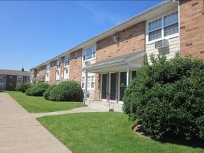 North Village I & II Apartments | Little Ferry, NJ Apartments For Rent