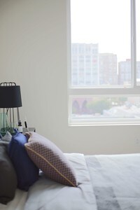 Building Photo - AXIS Apartments in Los Angeles, California