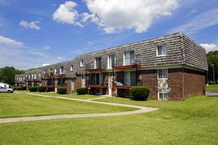 Buckingham Square Apartments