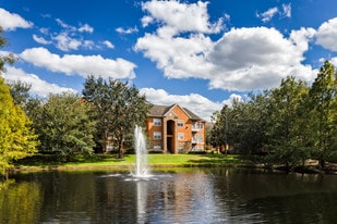 Mirabella at Waterford Lakes Apartments