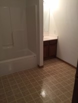 503 McGoodwin St Apartments