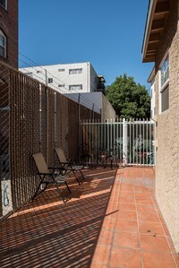 Building Photo - Berendo Apartments in Los Angeles, California