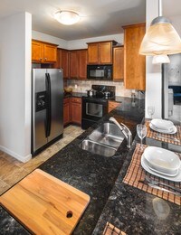 Building Photo - 525 Avalon Park Apartments in Orlando, Florida