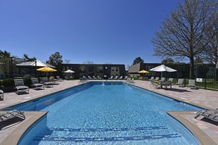 District at Hurstbourne Apartamentos