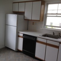 79 N Moger Ave Apartments
