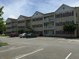 17 Laura Lane Red Hook NY Apartments