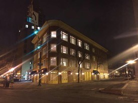 110 Montgomery St Apartamentos