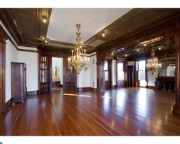 2201 Green St Philadelphia PA Apartments